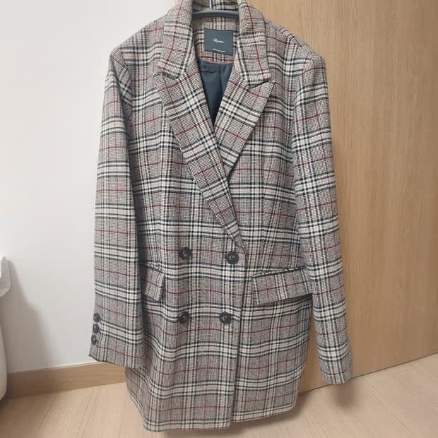 로엠 체크 버튼 더블 자켓 브라운