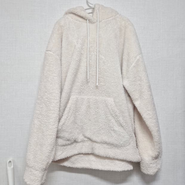 아이보리 뽀글이 후드티