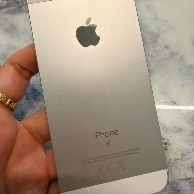 아이폰se 64기가 실버 배터리100