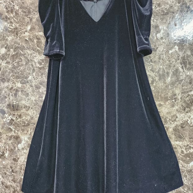 줄로그  벨로어 미디 원피스 