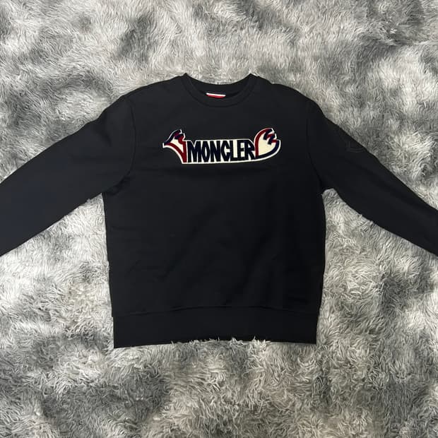 [사이즈L] 몽클레어 엠보로고 맨투맨