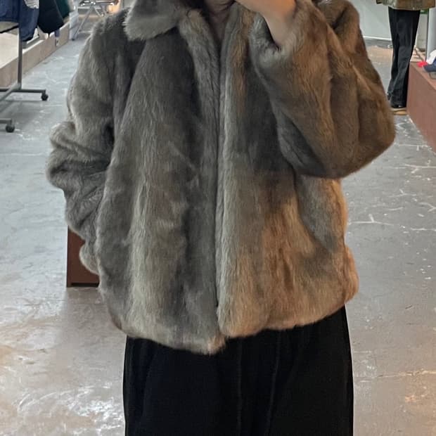 위아 그레이 페이크퍼 자켓 H1540