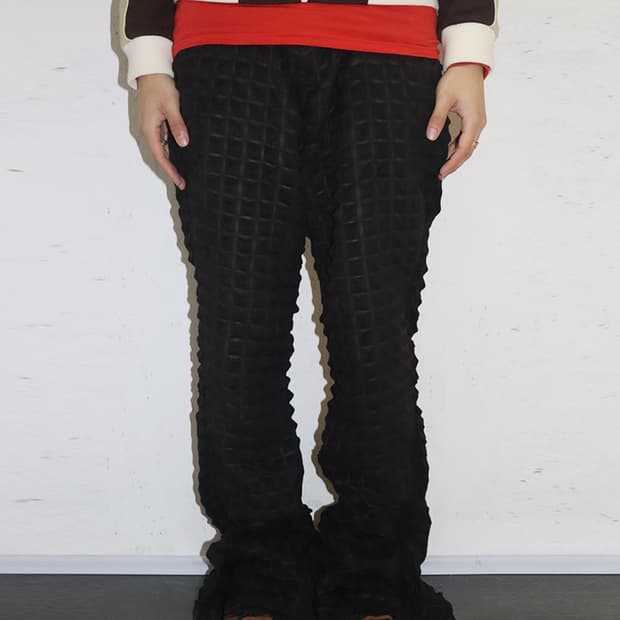 강혁 22SS 플레어 컷 비건 스웻 트라우저