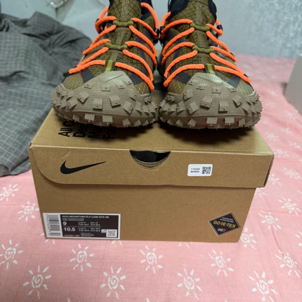 나이키 acg 마운틴플라이로우 고어텍스SE헤이즐러쉬 270사이즈 새상품