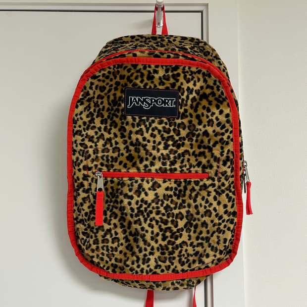 잔스포츠 레오파드 도트 백팩