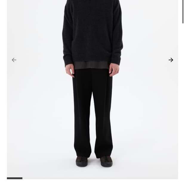 Amomento 브이넥 니트