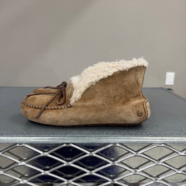 어그 알레나 250