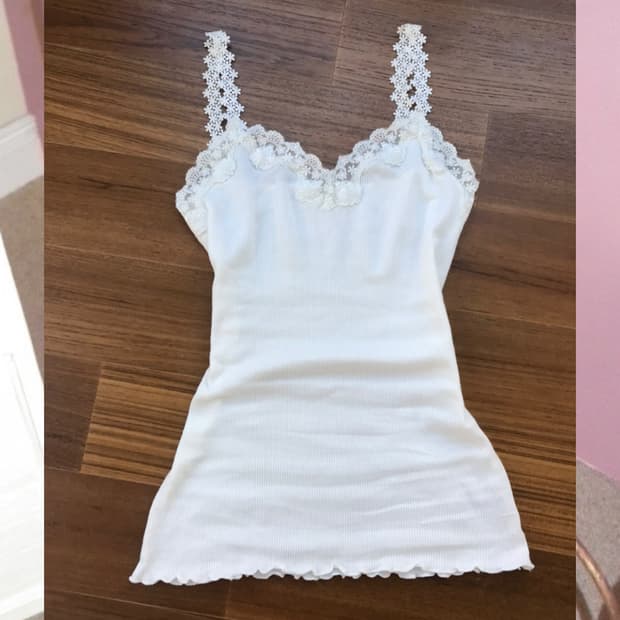 ivory lace sleeveless