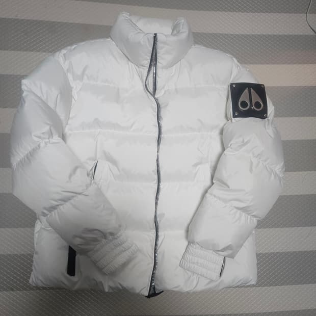 무스너클 k한정판 패딩