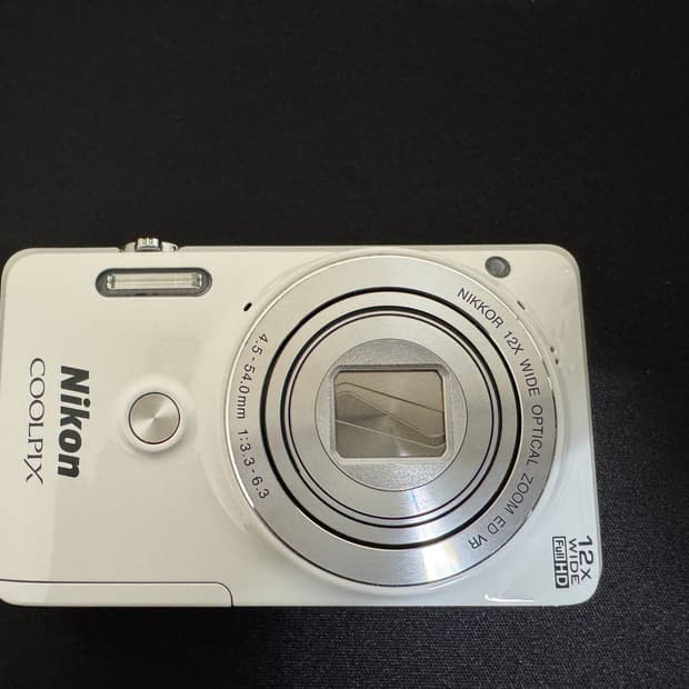 [새상품급] 니콘 S6900 화이트디카