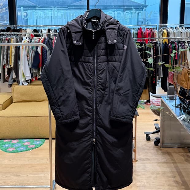 쿠레쥬 스포츠 블랙 다운 롱 점퍼