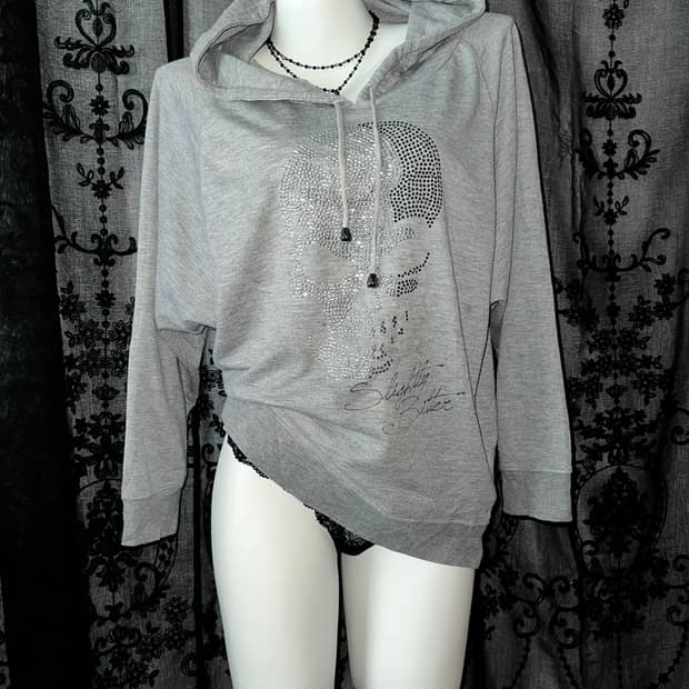Loose-fit skull hooded long-sleeve