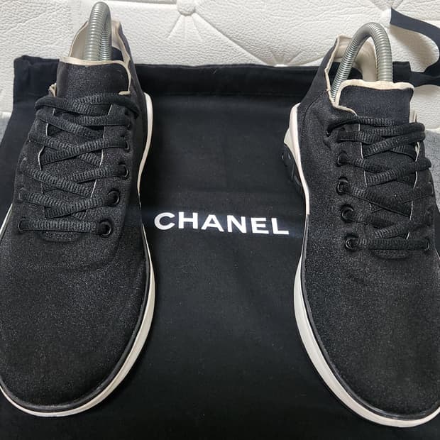 [정품] 샤넬 스니커즈 운동화 CC로고 테니스 런닝화 블랙/화이트 40