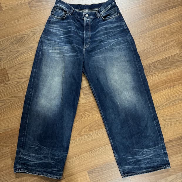 아크네 스튜디오 슈퍼 배기진