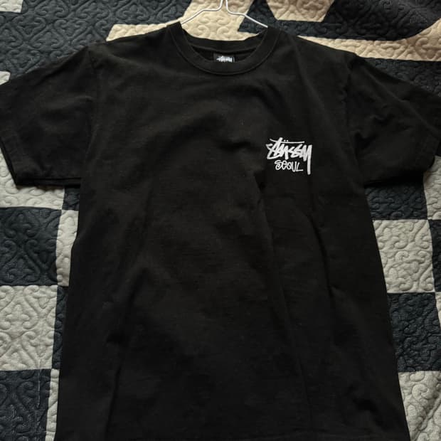 스투시 서울 반팔티 S