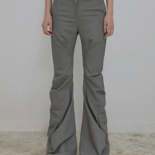 플레어업 Asymmetrical Drape Pants 구해요