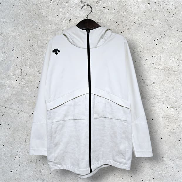 데상트 후드집업 (100/L)