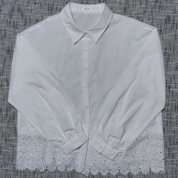 [M] ESSEME 에세메 자수 레이스 화이트 블라우스