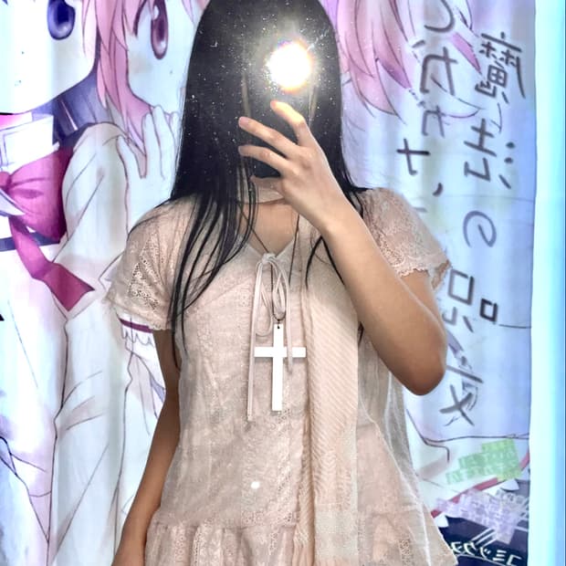 스트로베리 리본 레이스 탑