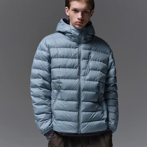 무신사 스탠다드 시티 레저 후디드 라이트 다운 자켓[문 블루]