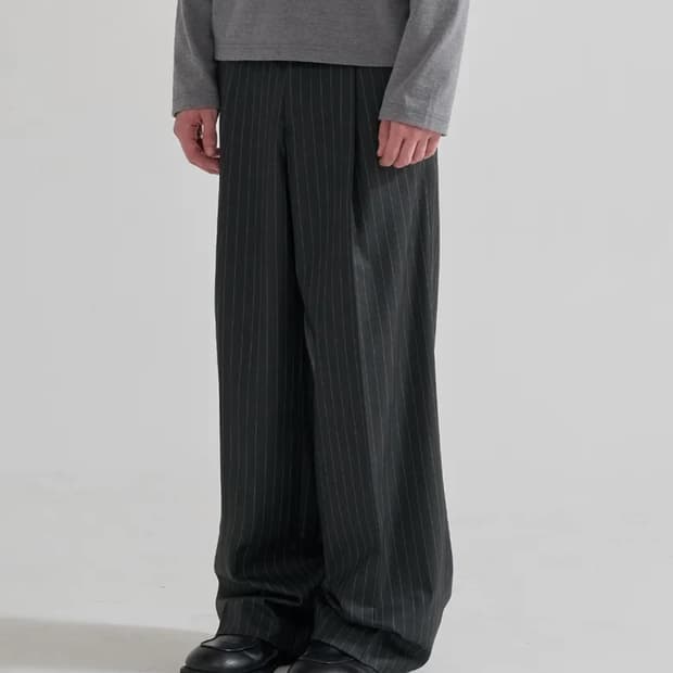 [M] 주앙옴므 핀 스트라이프 와이드 트라우저 차콜