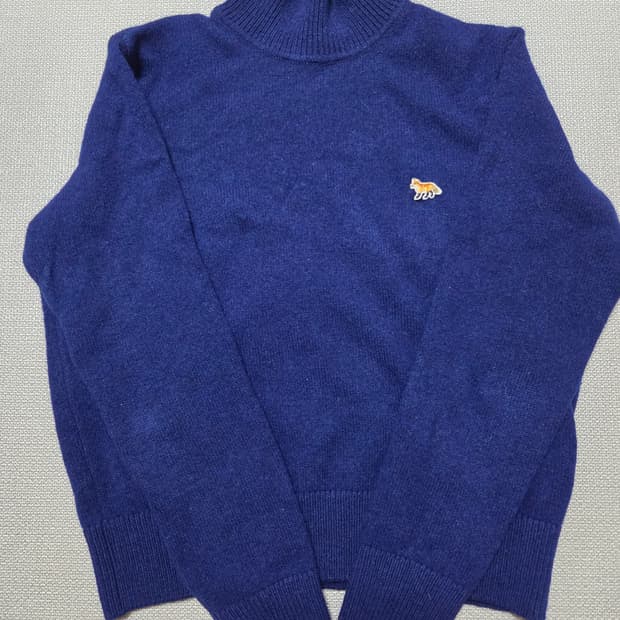 메종키츠네 니트 팝니다(한국택)