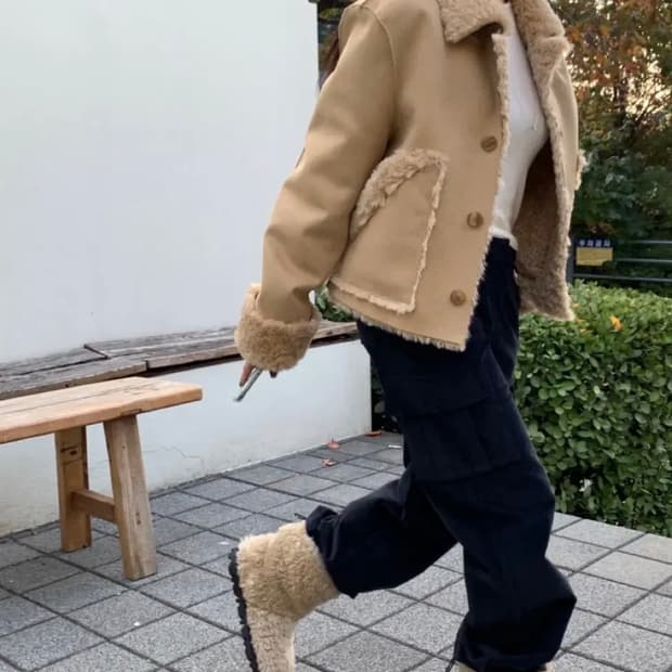 모어댄예스터데이 제닛 무스탕