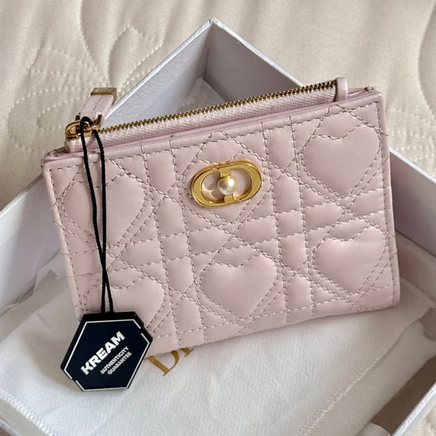 디올 졸리 달리아 윌렛 하트 반지갑 페일 핑크