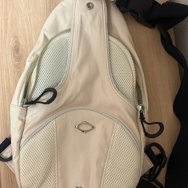 미스치프 슬링백 크림 판매합니다