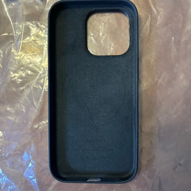 정품 아이폰 16 프로 실리콘 케이스 판매