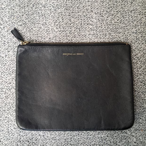 꼼데가르송 가죽파우치