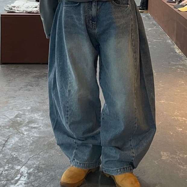 뮤즈 벌룬핏 와이드 데님 팬츠 H1554