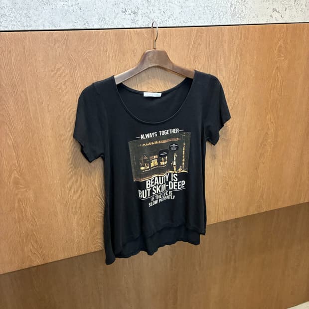 빈티지 반팔 티셔츠 라운드넥 프린팅 레터링 디테일 블랙 k302