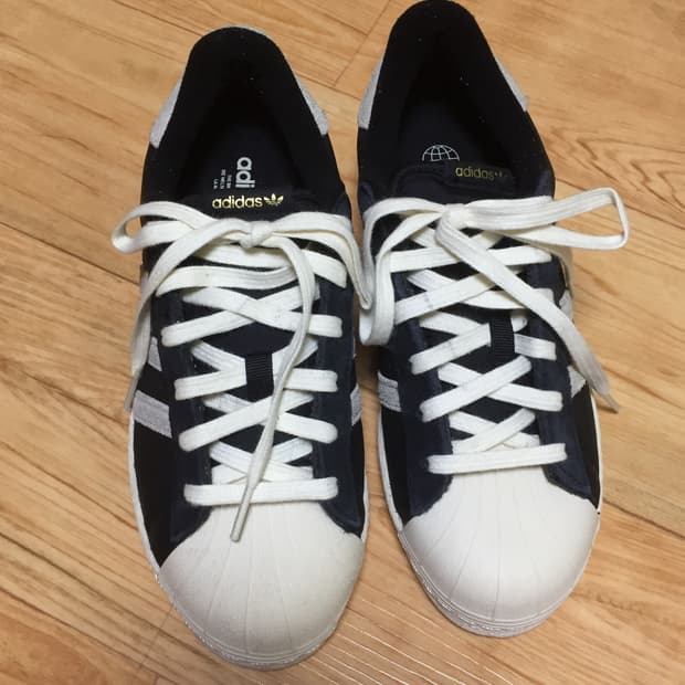 아디디스 슈퍼스타 82