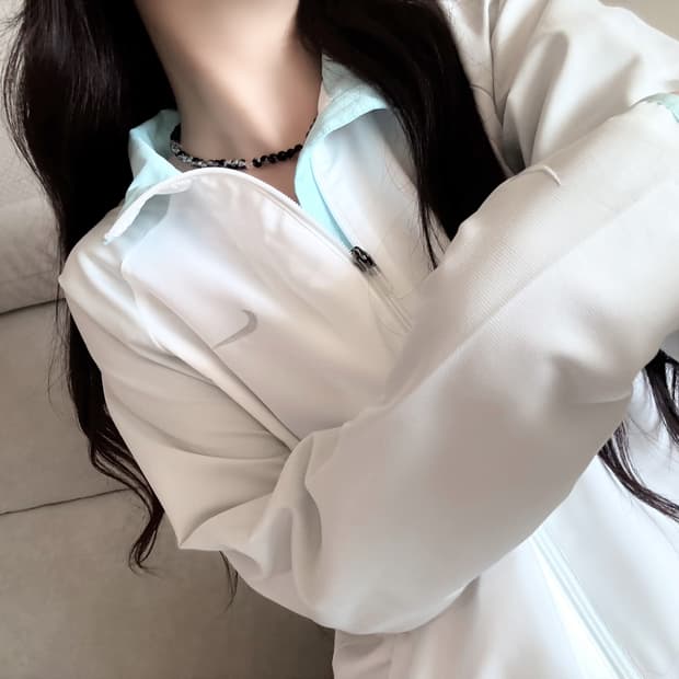 나이키 시나모롤 화이트 그레이 나그랑 바람막이 