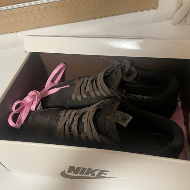 조던 1 레트로 로우 OG SP 트래비스 스캇 벨벳 브라운