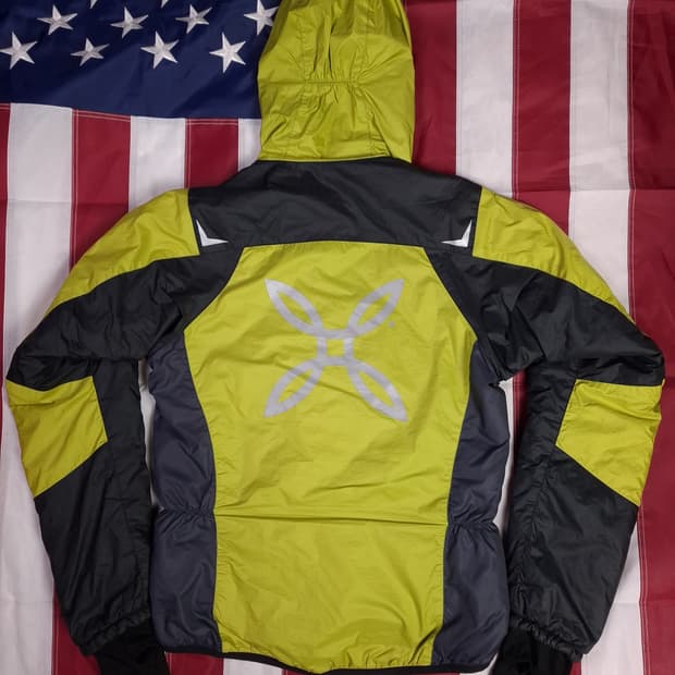 새제품급 오리지날 우먼용 몬츄라 스카이자켓 프리마로프트