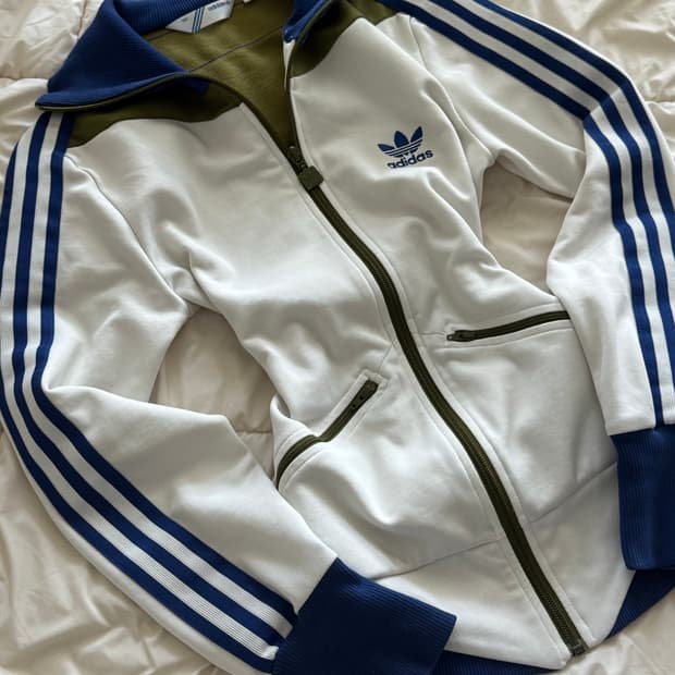 아디다스 올드스쿨 흰파카키 대대장 져지