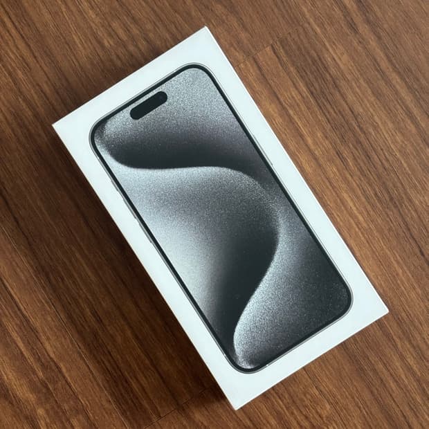 급처) 아이폰 15 Pro 화이트 티타늄 256GB 새제품 미개봉