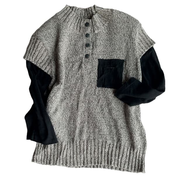 Textured Knit Henley 헨리넥 버튼 니트