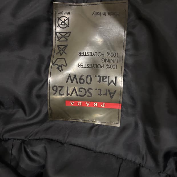 프라다 레더버클 자켓