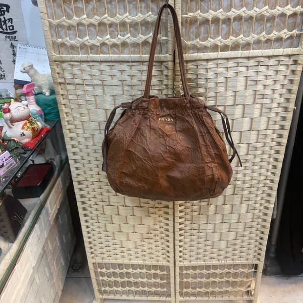 정품 프라다 비텔로 나파 숄더백 팝니다