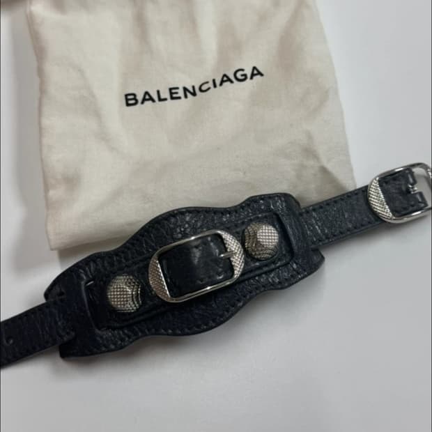 [발렌시아가/팔찌] 모터사이클 Y2K 디테일 레더 스트랩