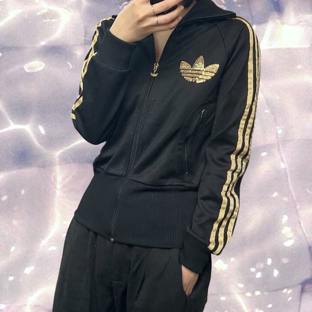 아디다스 파이어버드 빅로고 글리터 딱붙 져지 검골 골드 85 