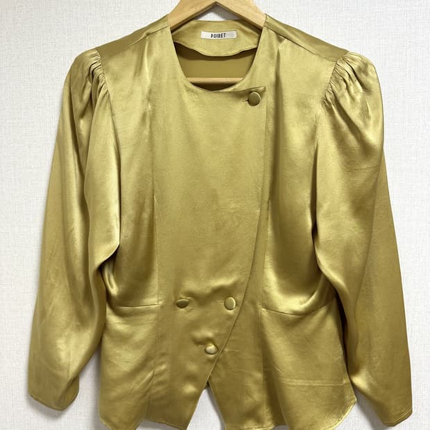 퍼프 골드 블라우스