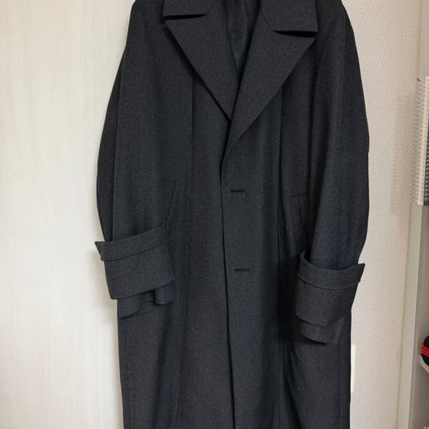 (48) 22ss 우영미 울 커프스 디테일 턴업 코트 블랙