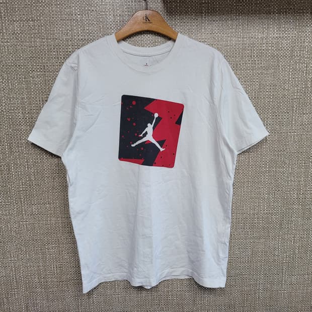 105사이즈 나이키 조던 반팔티셔츠