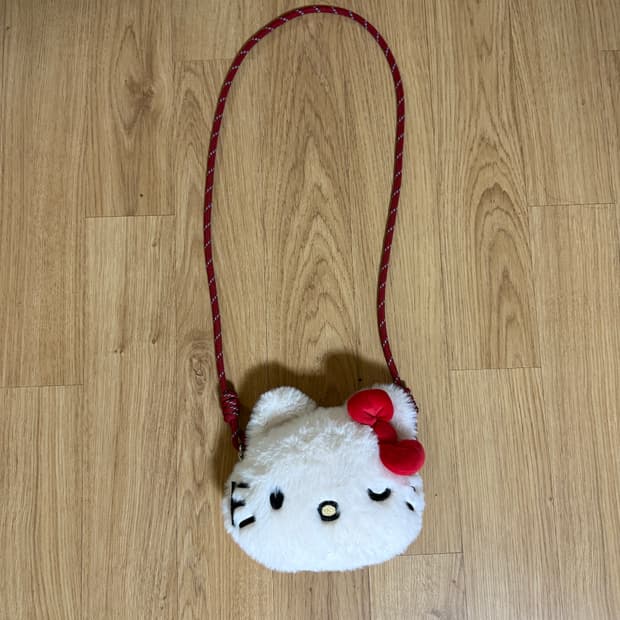 자라 Zara 키즈 x 키티 콜라보 크로스백