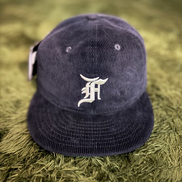 [718] FOG 피어오브갓 x 뉴에라 59fifty 코듀로이 사이즈 캡