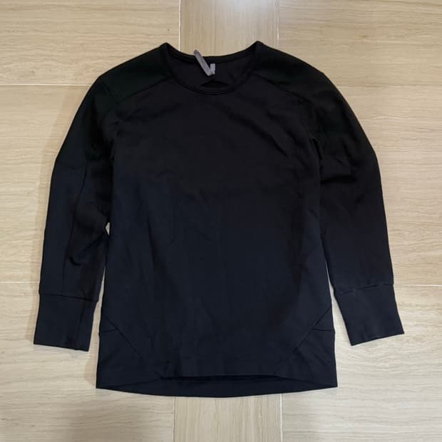 아크테릭스 베일런스(Arc'teryx Veilance) 기능성 롱 슬리브